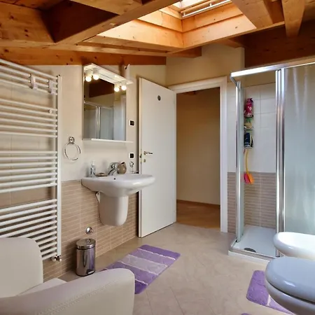 Sleeps 6 Tremezzo