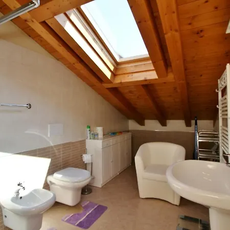 Sleeps 6 Tremezzo