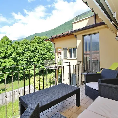 Sleeps 6 *