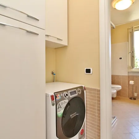 Sleeps 6 *